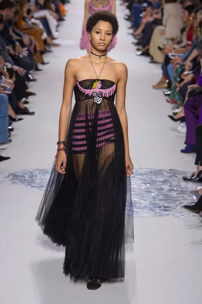 Look 64
